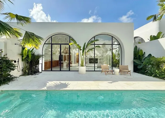Villa Dolce X The Young Uluwatu
