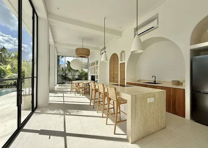Dolce X The Young Villa Uluwatu