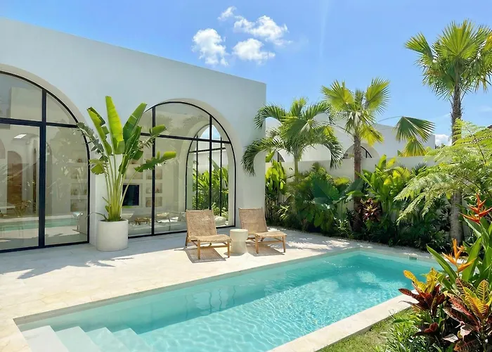 Villa Dolce X The Young Uluwatu